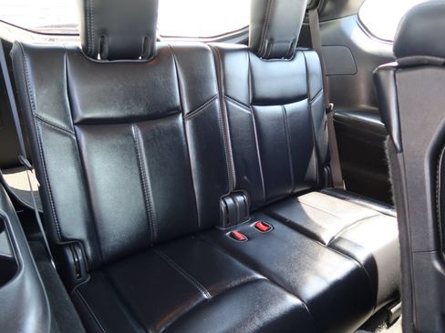 Used 2020 Nissan Pathfinder SL FWD image 10