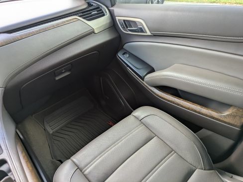 Certified 2019 GMC Yukon Denali w/ Denali Ultimate Package image 16