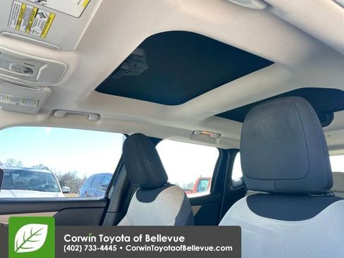 Used 2016 Jeep Renegade 75th Anniversary image 15