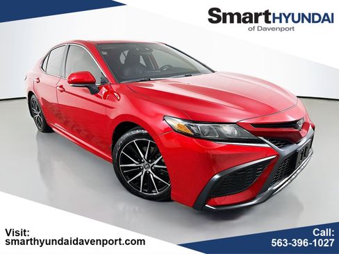 Used 2023 Toyota Camry SE image 1