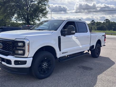 New 2026 Ford F250 Lariat w/ Black Appearance Package AWD/4WD image 6