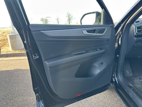 New 2026 Volkswagen Atlas Cross Sport SE AWD/4WD image 15