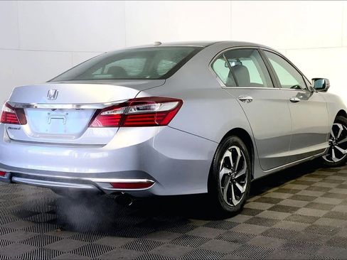 Used 2017 Honda Accord EX-L image 7