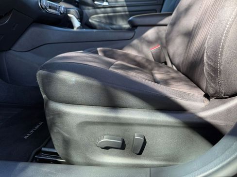 Used 2025 Nissan Altima 2.5 SV image 22