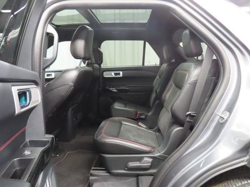 Used 2022 Ford Explorer ST-Line w/ Class IV Trailer Tow Package AWD/4WD image 13