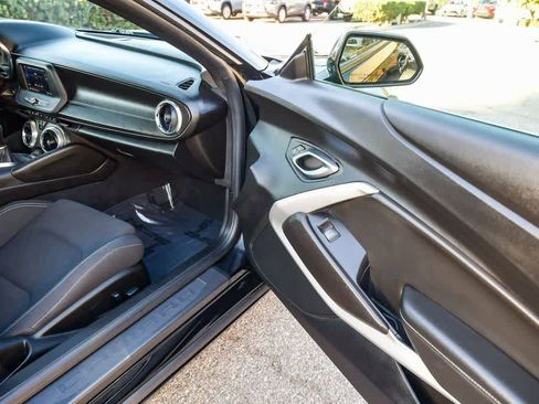 Used 2021 Chevrolet Camaro LT image 17