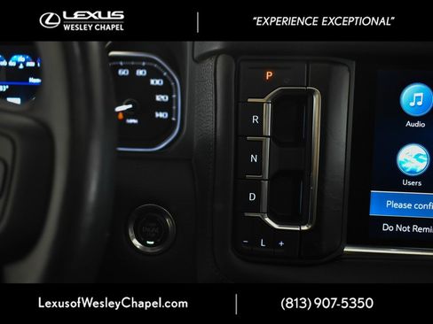 Used 2021 GMC Yukon Denali image 32