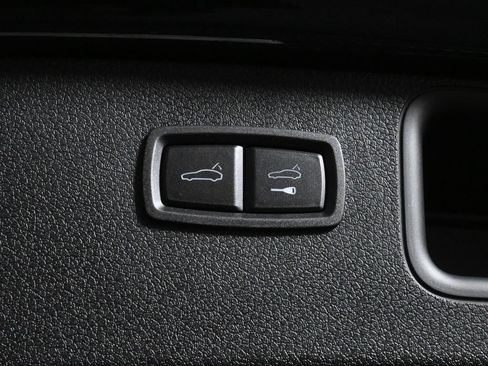 Used 2026 Porsche Macan AWD/4WD image 43