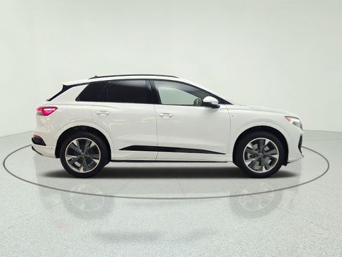 Used 2023 Audi Q4 e-tron Premium Plus w/ Premium Plus AWD/4WD image 4