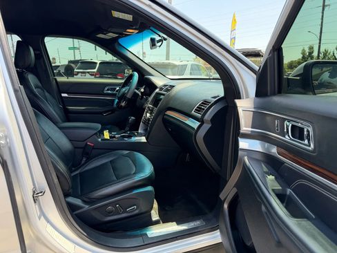 Used 2018 Ford Explorer Limited FWD image 11
