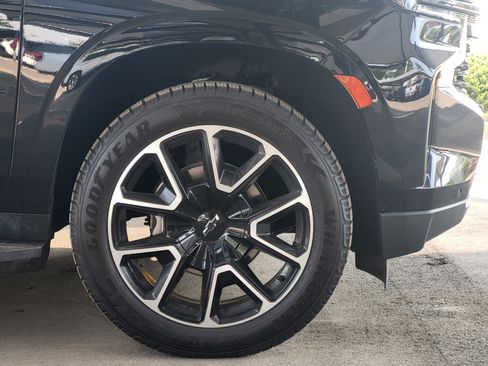 Used 2021 Chevrolet Tahoe RST w/ Luxury Package AWD/4WD image 5