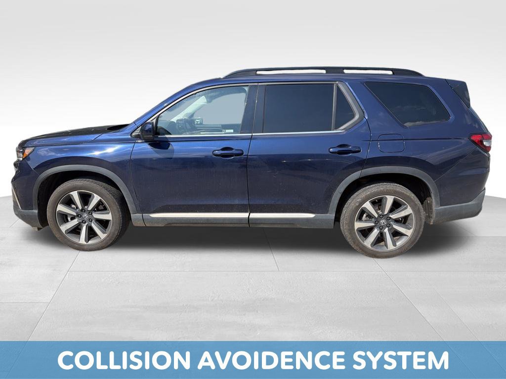 Used 2025 Honda Pilot Touring image 13