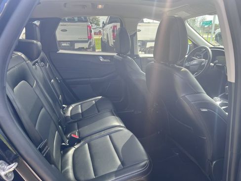 Used 2022 Ford Escape Titanium AWD/4WD image 17