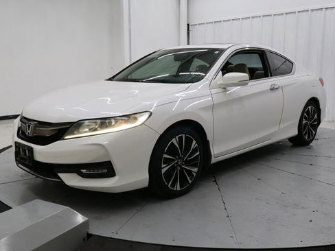 Used 2017 Honda Accord EX-L image 10