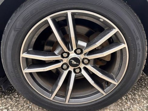 Used 2017 Ford Mustang Premium RWD image 22