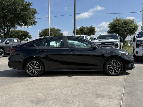 Used 2023 Kia Forte GT-Line w/ GT-Line Premium Package FWD image 3
