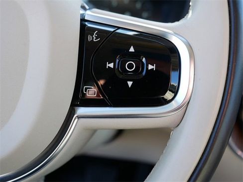 Used 2019 Volvo XC60 T5 Inscription w/ Protection Package Premier image 23