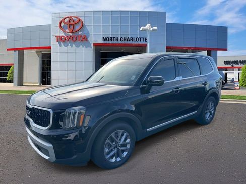 Used 2023 Kia Telluride LX FWD image 5