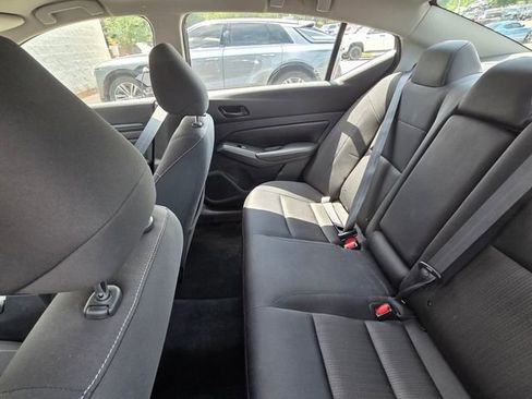 Used 2024 Nissan Altima 2.5 SV FWD image 10