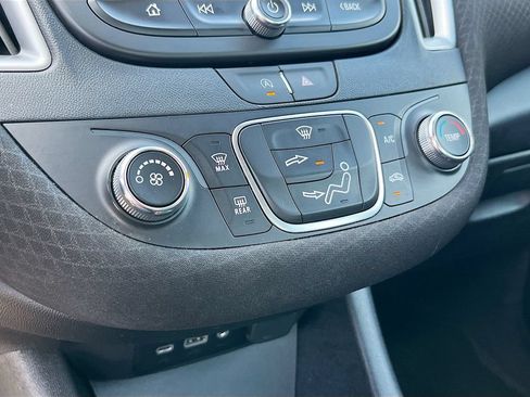 Used 2024 Chevrolet Malibu LS FWD image 15