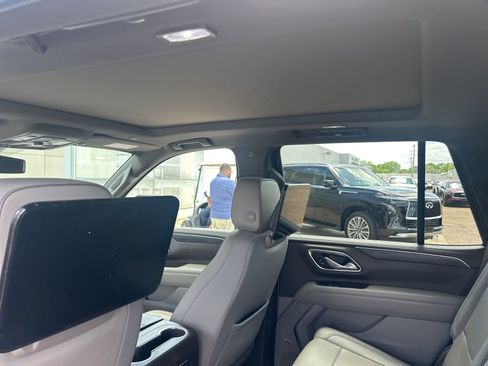 Used 2021 GMC Yukon SLT w/ SLT Luxury Plus Package image 15