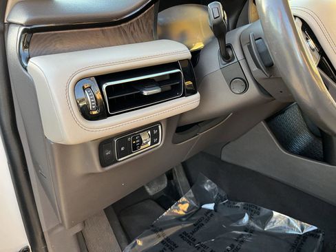 Used 2020 Lincoln Aviator Reserve w/ Equipment Group 201A image 16