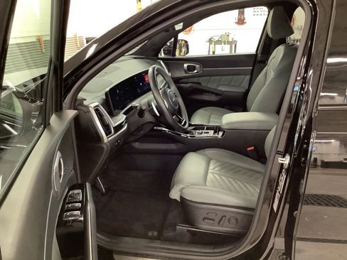 Certified 2024 Kia Sorento SX Prestige w/ Sage Leather Package AWD/4WD image 15