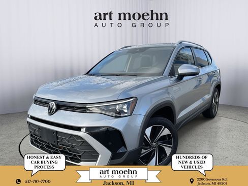 Used 2025 Volkswagen Taos SE AWD/4WD image 1