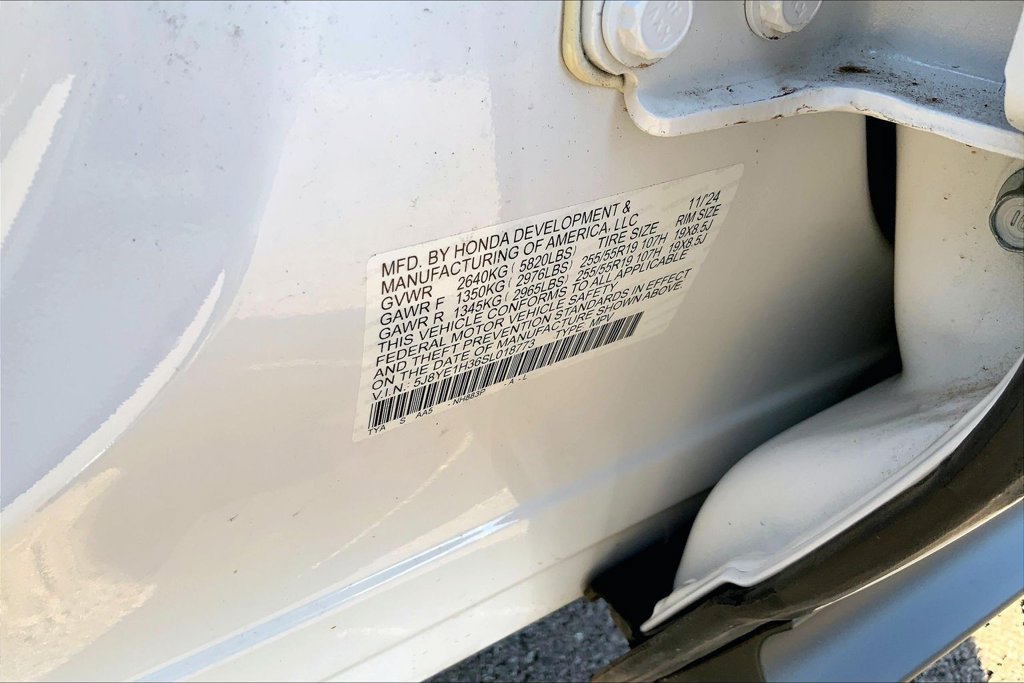 Used 2025 Acura MDX SH-AWD image 19