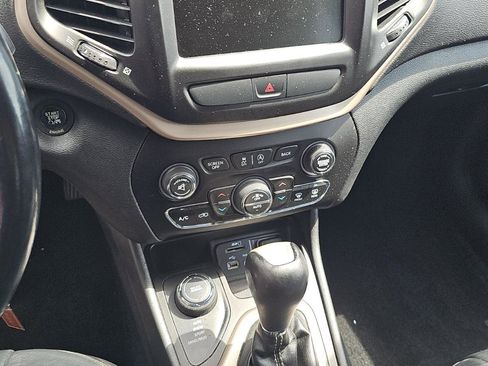 Used 2015 Jeep Cherokee Limited AWD/4WD image 13