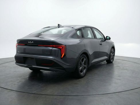 Used 2025 Kia K4 LXS image 9