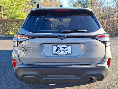 Certified 2025 Subaru Forester Premium image 5