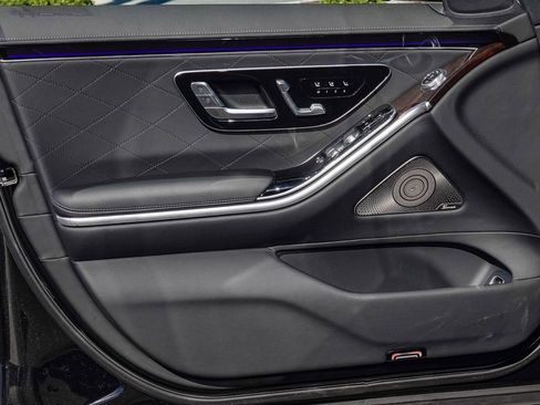 New 2024 Mercedes-Benz S 580e S 580e image 19