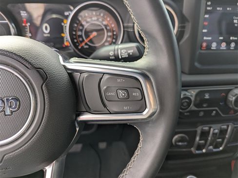 Used 2018 Jeep Wrangler Unlimited Sahara image 23