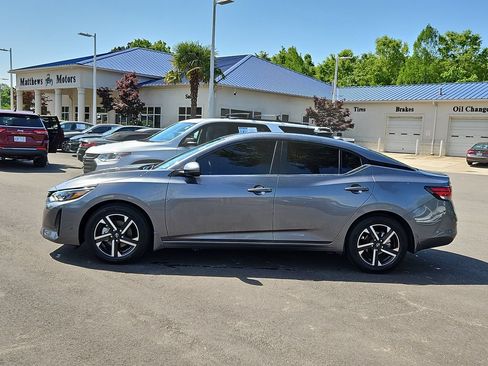 Used 2024 Nissan Sentra SV w/ Lighting Package FWD image 4