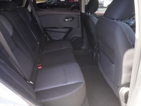 Used 2022 Nissan Rogue SV FWD image 15