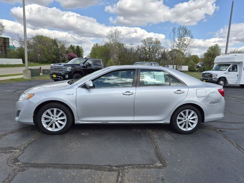 Used 2012 Toyota Camry XLE w/ Leather Pkg FWD image 5