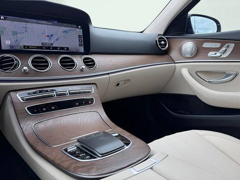 Used 2021 Mercedes-Benz E 350 4MATIC Sedan image 44
