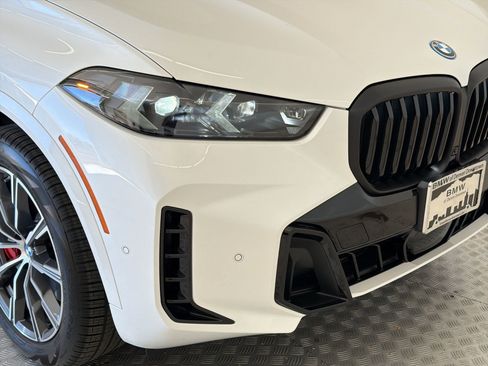 New 2026 BMW X5 xDrive50e w/ M Sport Package AWD/4WD image 11