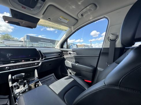 New 2025 Kia Sportage EX FWD image 11