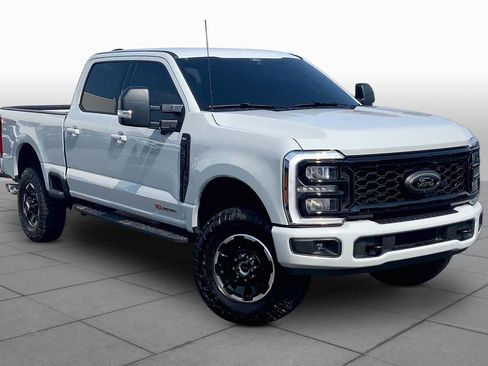 Used 2026 Ford F250 XLT w/ XLT Premium Package AWD/4WD image 3