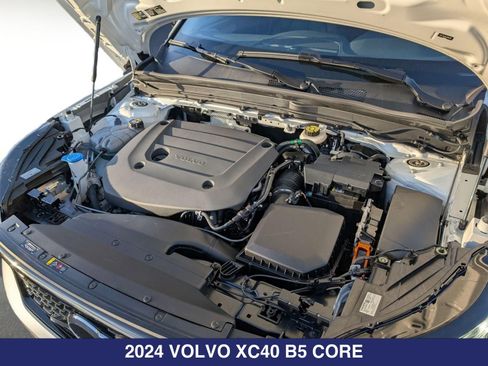 Used 2024 Volvo XC40 B5 Core AWD/4WD image 30