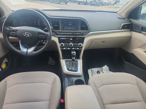 Used 2020 Hyundai Elantra SE FWD image 9