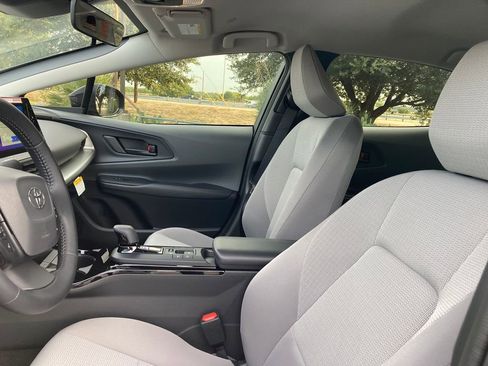 New 2026 Toyota Prius LE FWD image 10