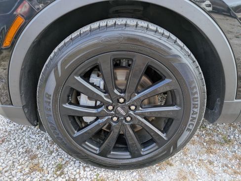 Used 2022 Lincoln Nautilus Reserve w/ Equipment Group 201A image 11