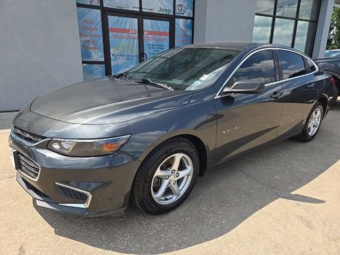 Used 2017 Chevrolet Malibu LS w/ LPO, Convenience Package 1 FWD image 2