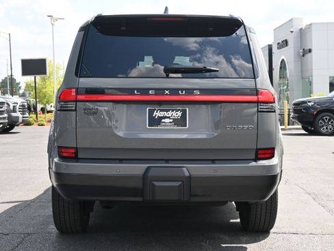 Used 2024 Lexus GX 550 w/ Accessory Package (Z1) image 8