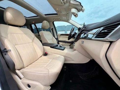 Used 2017 Mercedes-Benz GLS 450 4MATIC image 31