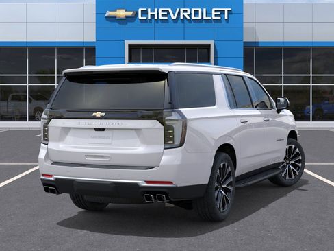 New 2025 Chevrolet Suburban High Country image 4