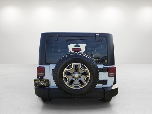 Used 2017 Jeep Wrangler Rubicon w/ Power Convenience Group AWD/4WD image 6